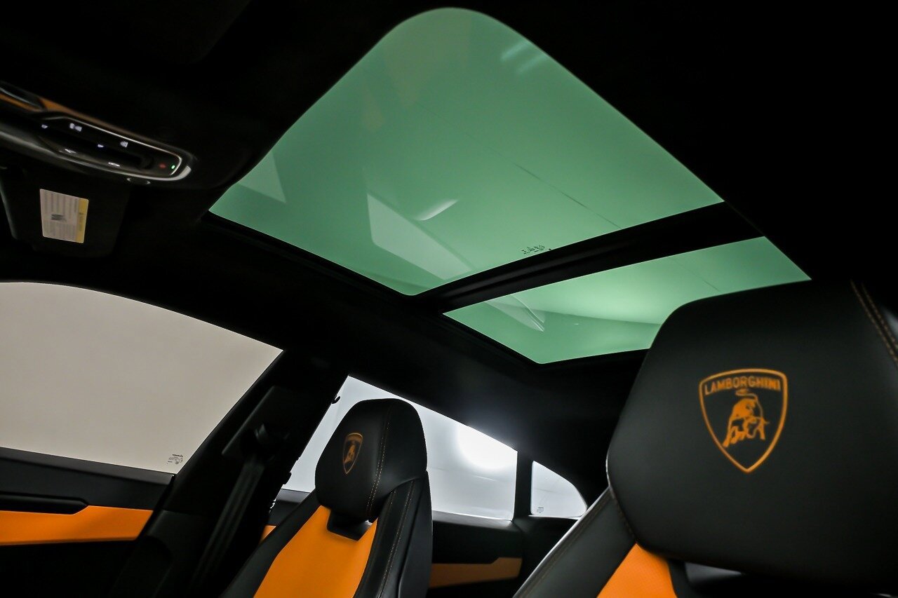 Used 2022 Lamborghini Urus AWD/4WD image 24