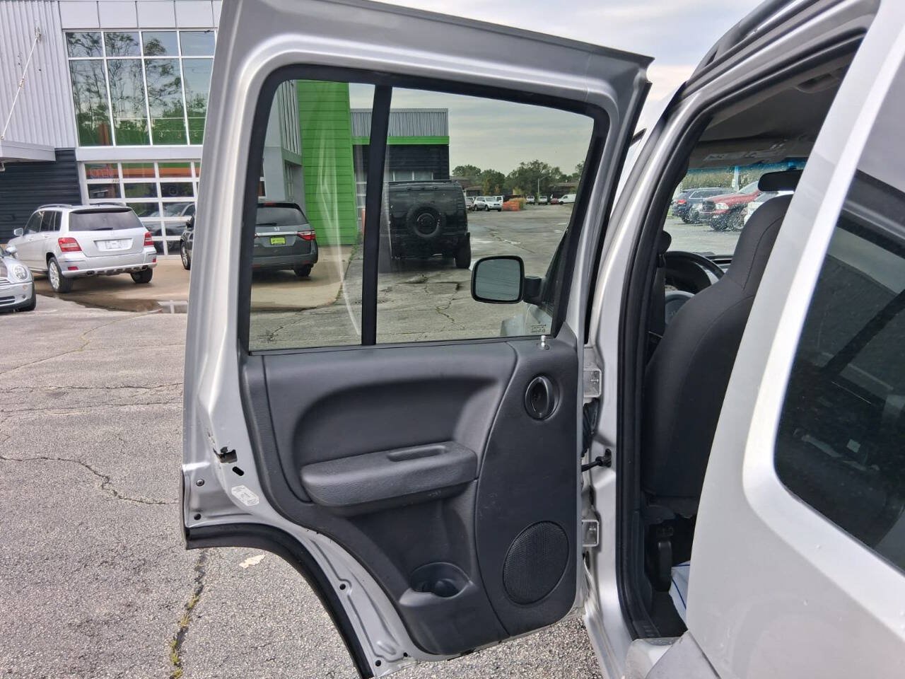 Used 2004 Jeep Liberty Sport w/ PWR Convenience Group RWD image 9