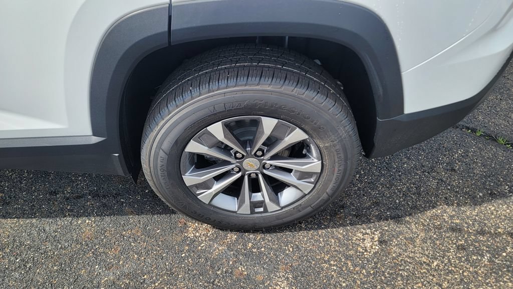 New 2026 Chevrolet Equinox LT w/ Convenience Package II FWD image 8