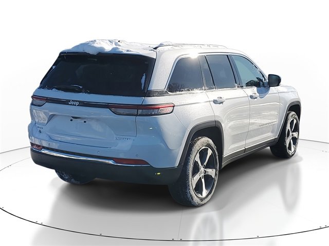 New 2025 Jeep Grand Cherokee Limited w/ Trailer Tow Package image 4