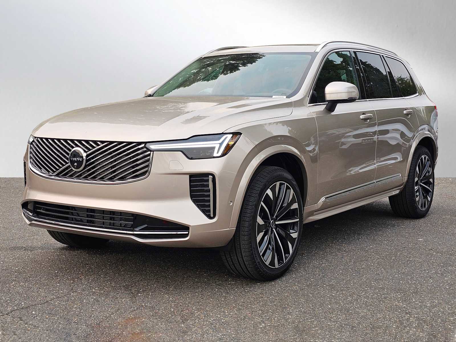 New 2026 Volvo XC90 B6 Plus image 2