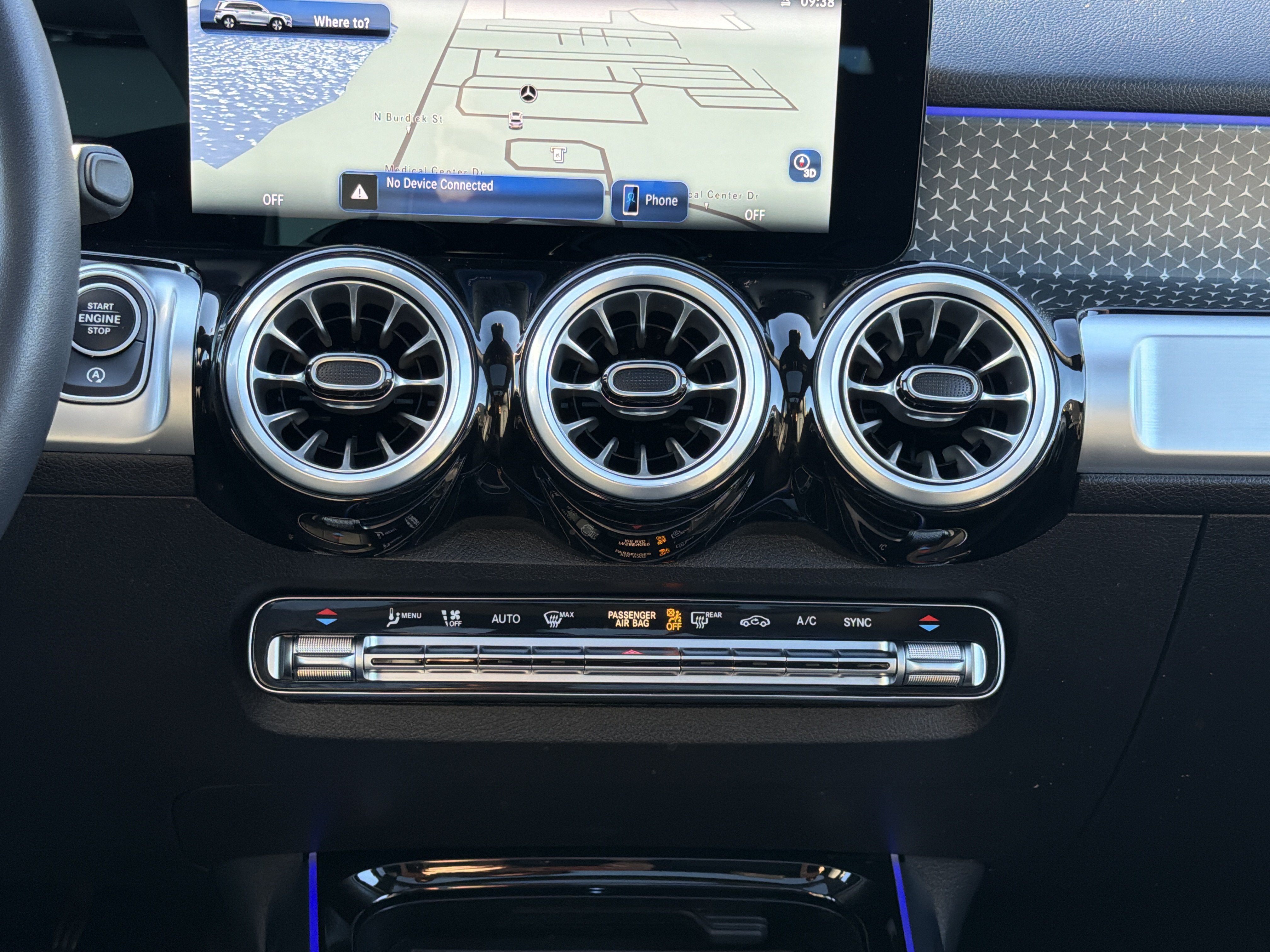 Certified 2025 Mercedes-Benz GLB 250 4MATIC image 23