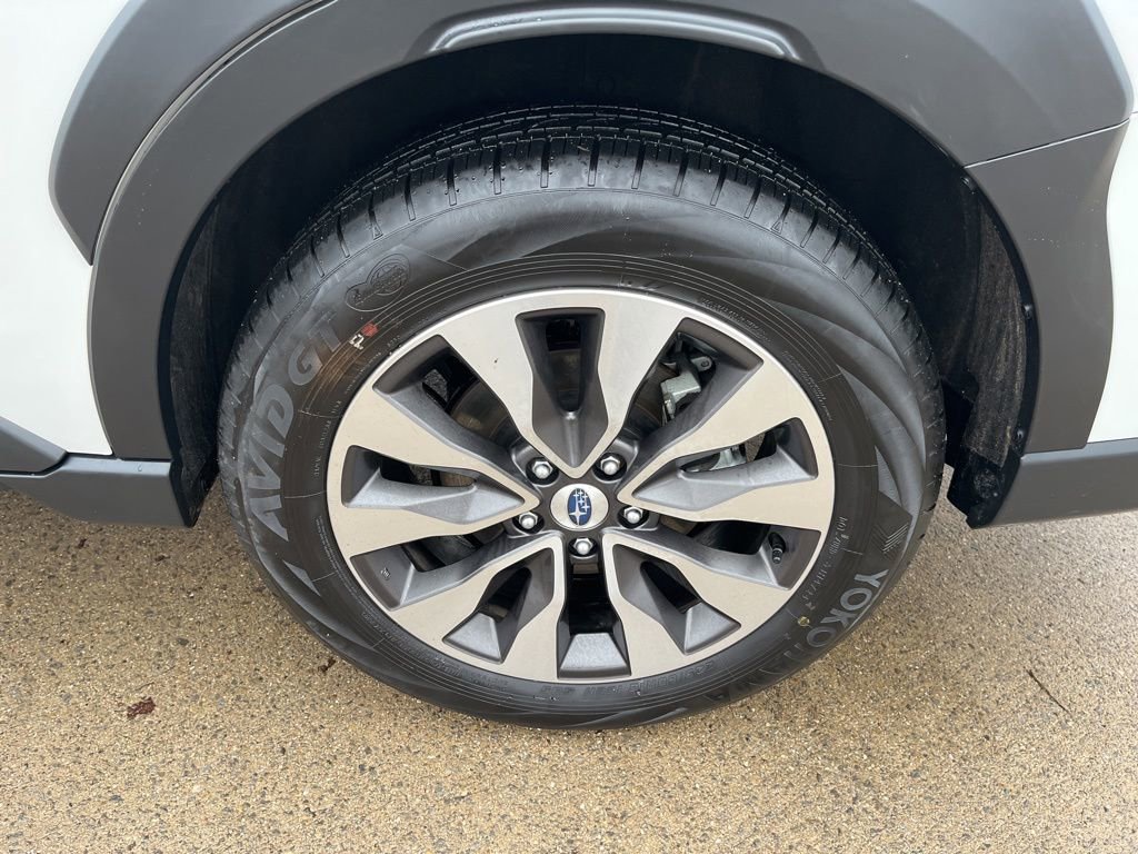 Certified 2025 Subaru Outback Limited image 9