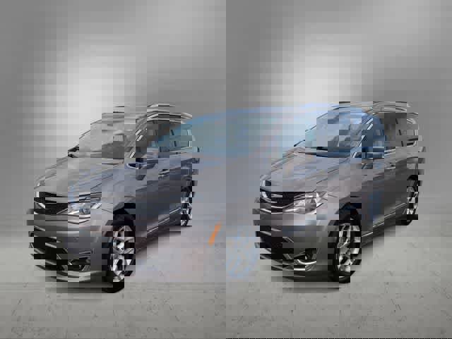 Used 2018 Chrysler Pacifica Touring-L Plus w/ Advanced Safetytec Group image 4