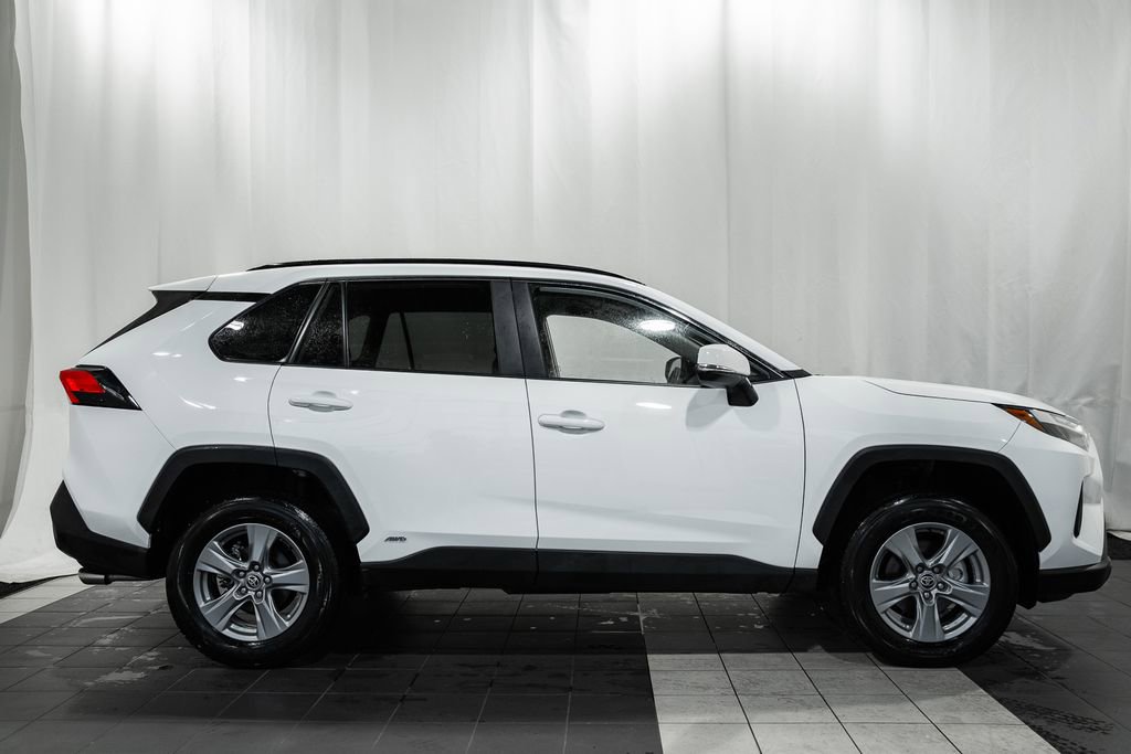 Used 2025 Toyota RAV4 XLE image 3