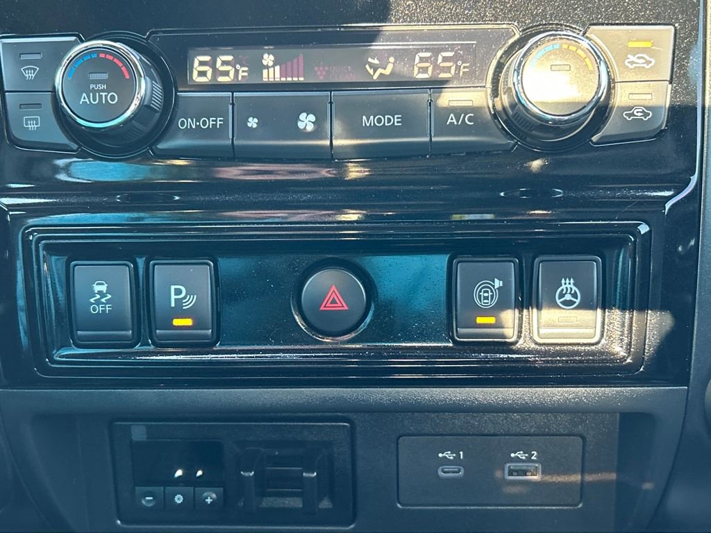 Used 2020 Nissan Titan PRO-4X w/ Pro-4x Convenience Package image 12