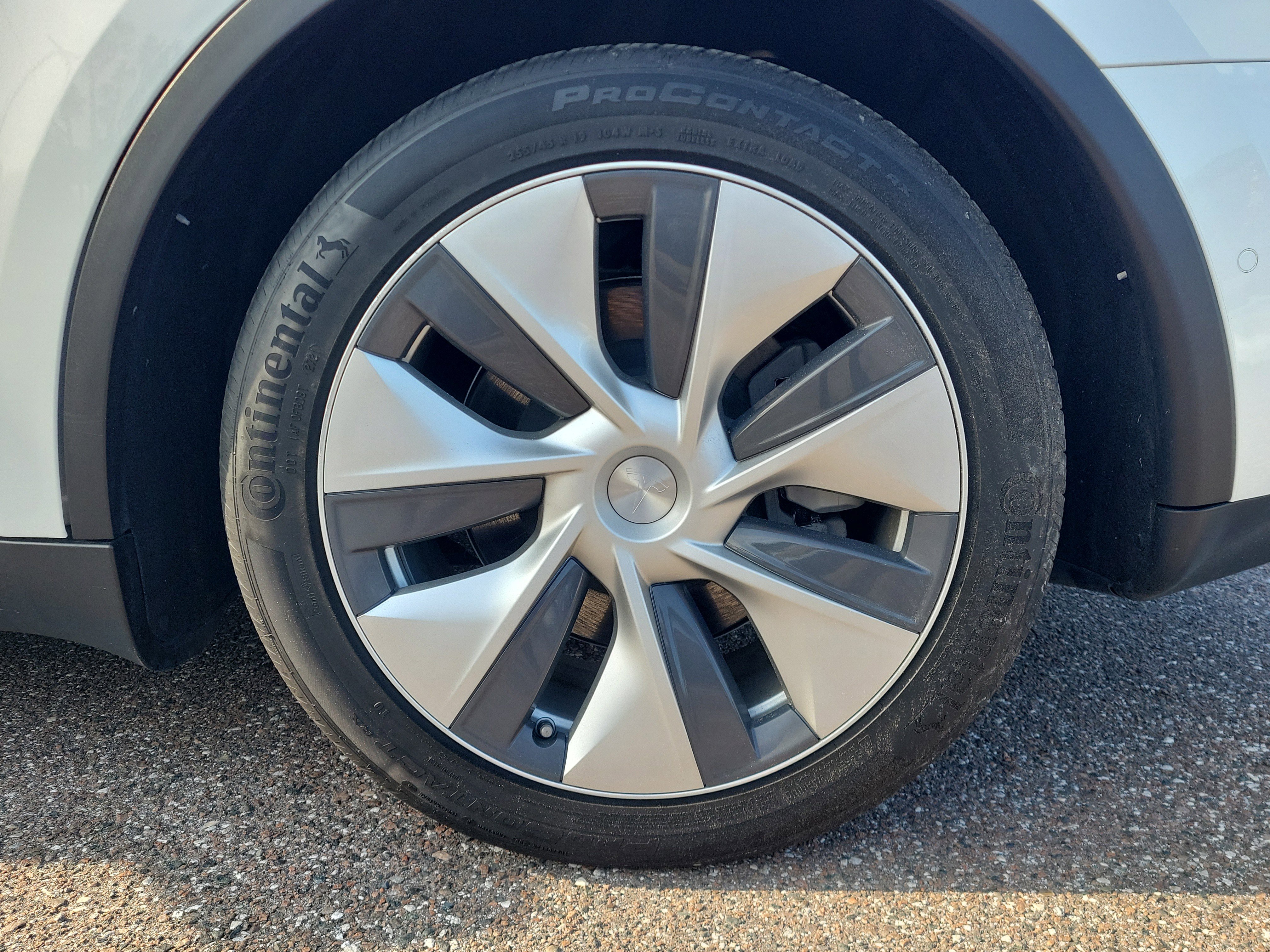 Used 2021 Tesla Model Y Long Range image 7