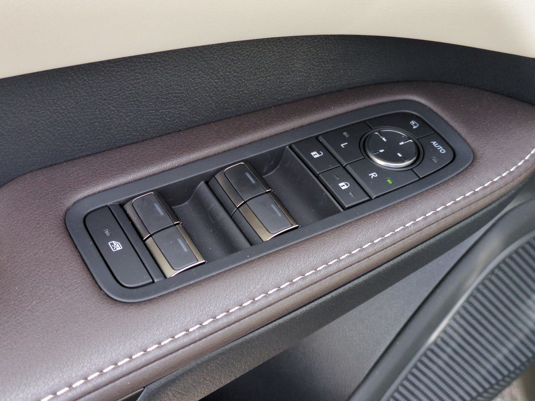 Used 2025 Lexus RX 450h AWD w/ Convenience Package image 13