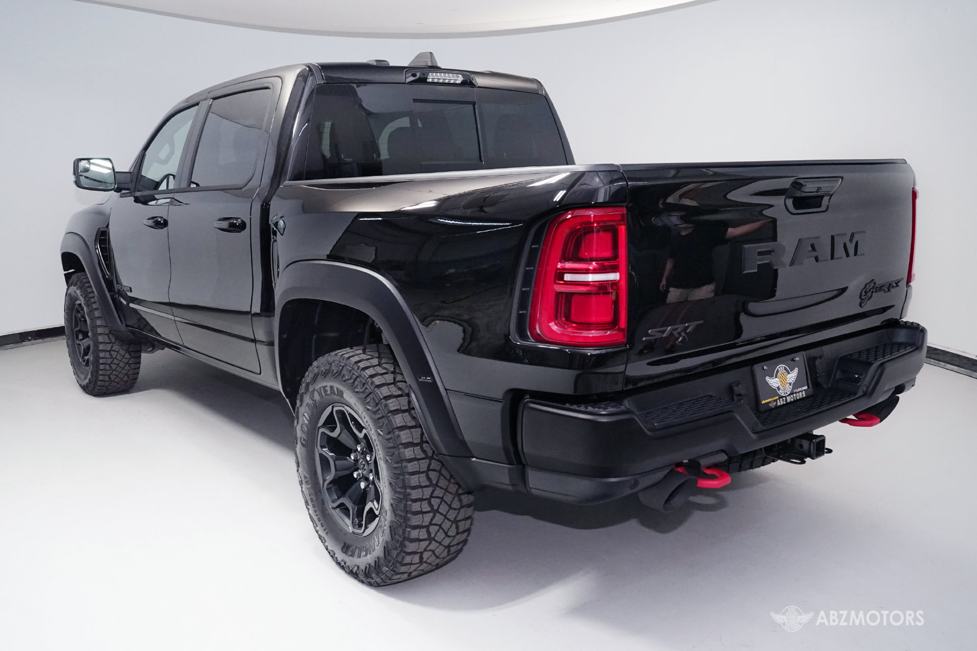 Used 2027 RAM 1500 4x4 Crew Cab image 6