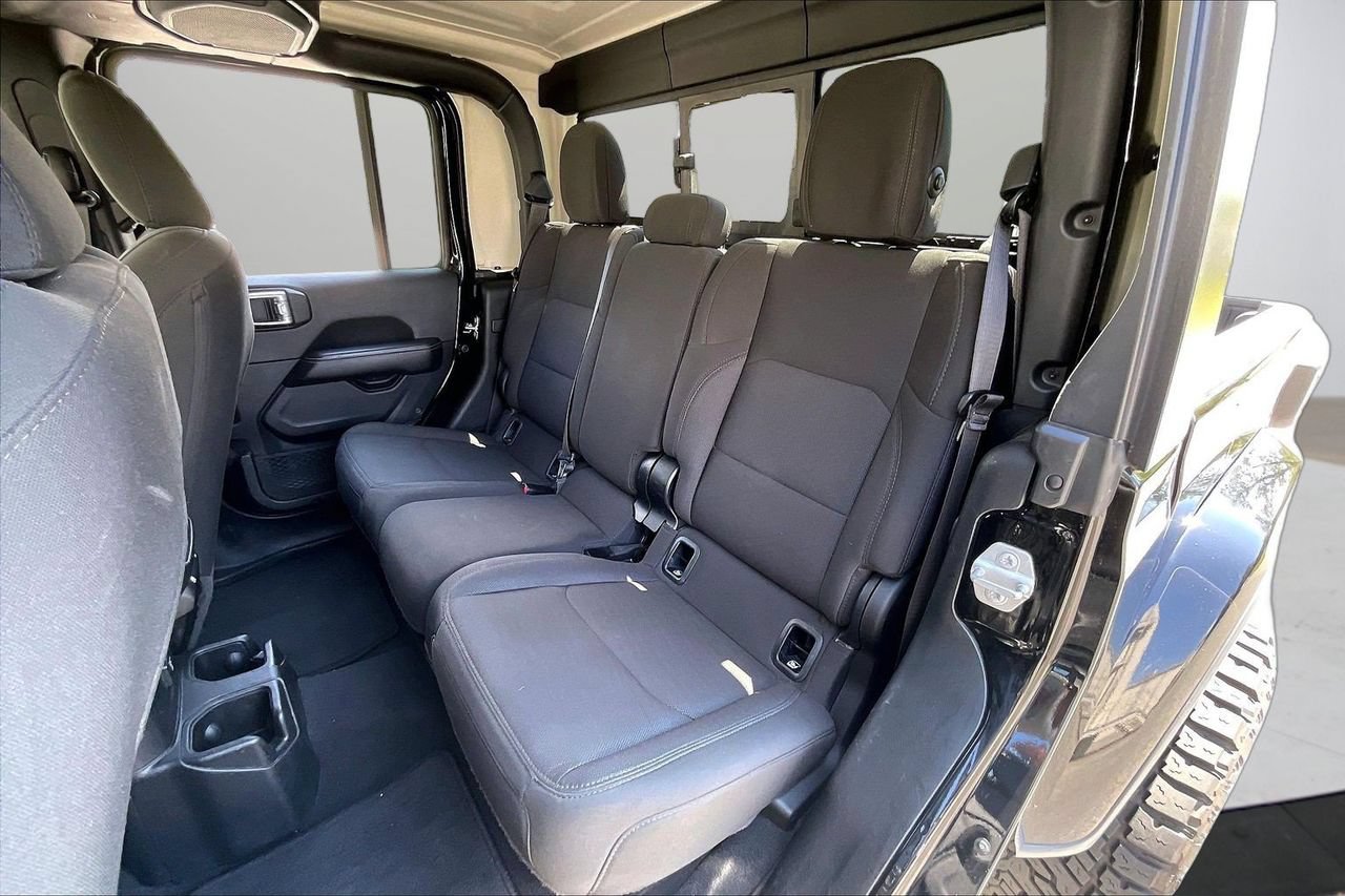 Used 2023 Jeep Gladiator Overland AWD/4WD image 22