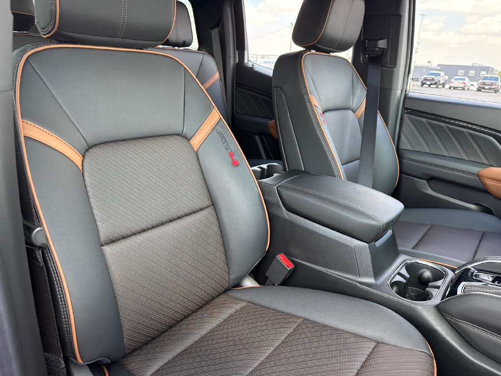New 2026 GMC Canyon AT4 w/ AT4 Premium Package AWD/4WD image 37