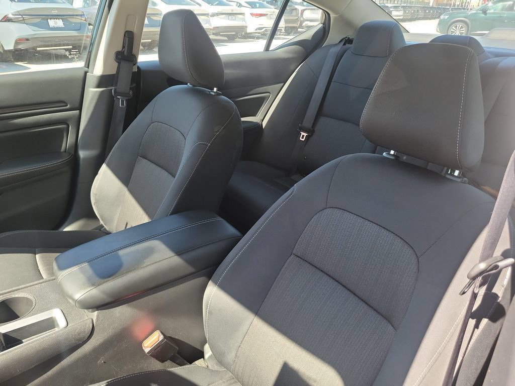 Used 2025 Nissan Altima 2.5 SV FWD image 15