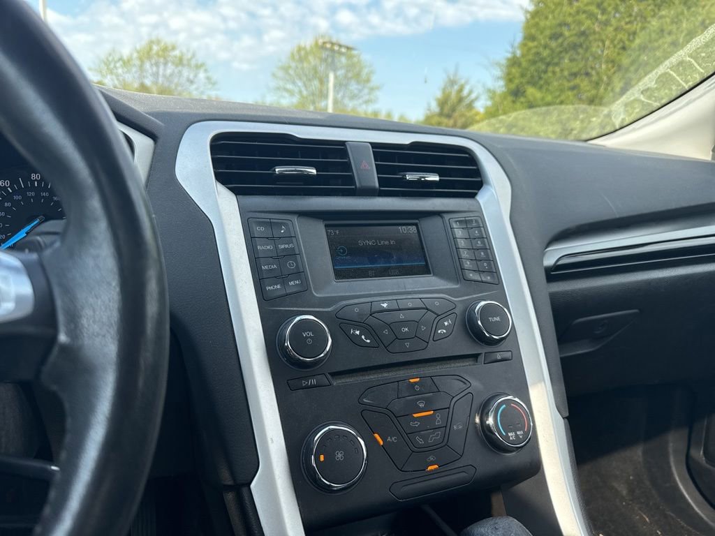 Used 2015 Ford Fusion SE w/ Equipment Group 201A image 11