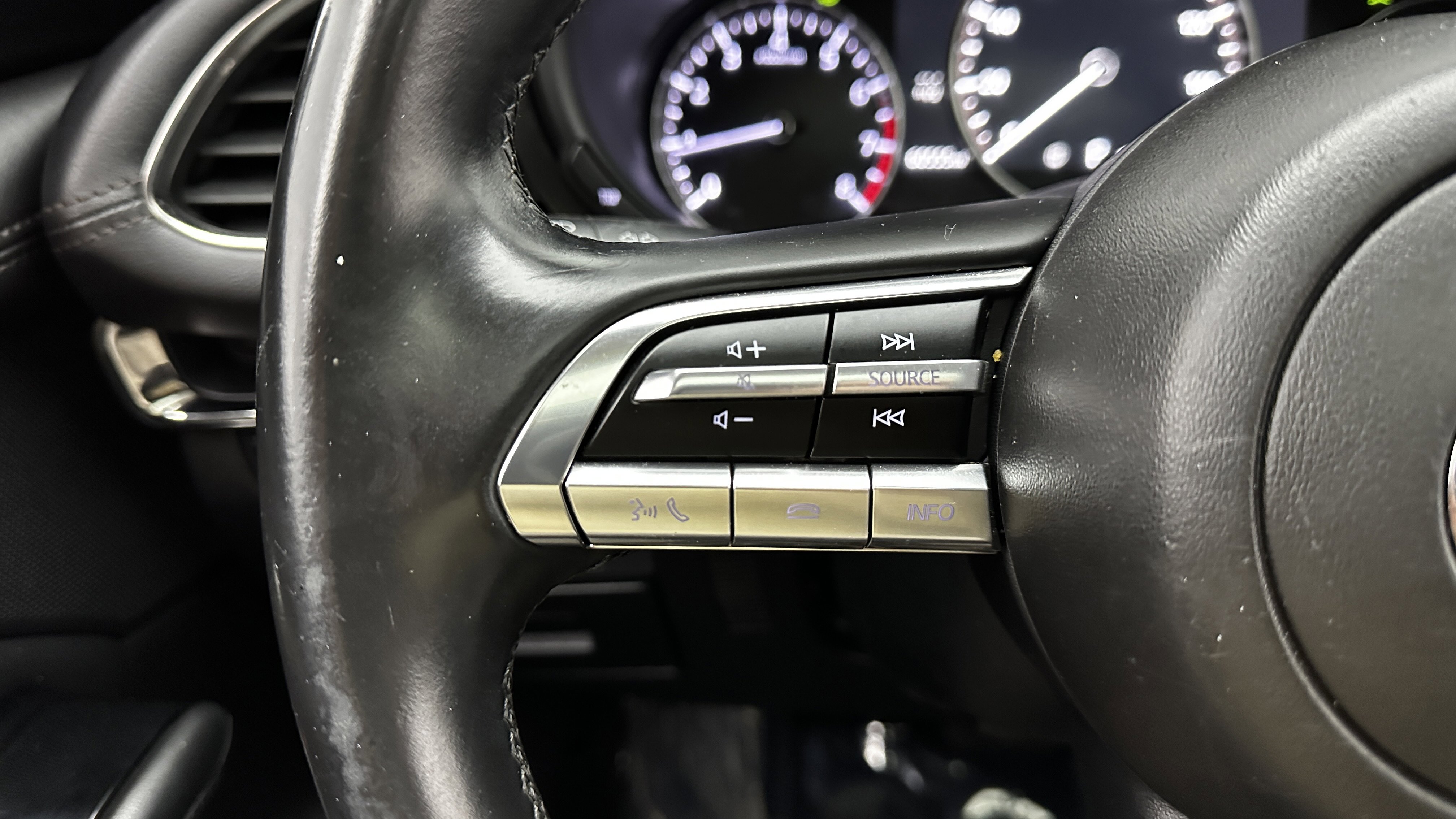 Used 2023 MAZDA MAZDA3 s image 23