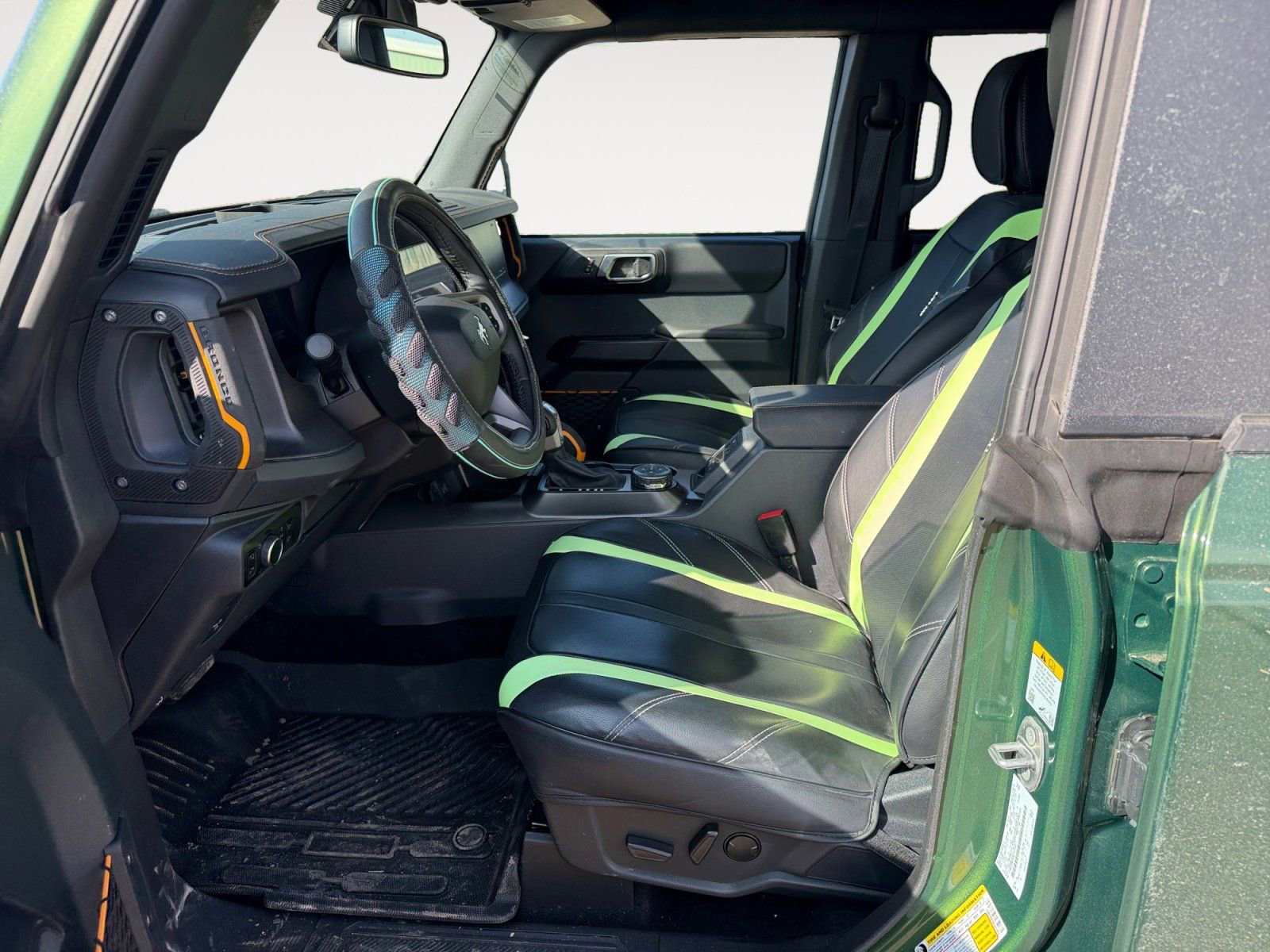 Used 2024 Ford Bronco Badlands image 9