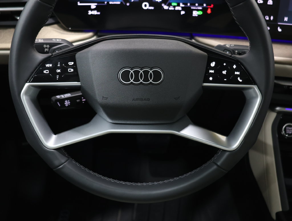 Used 2025 Audi Q5 Premium Plus w/ Premium Plus AWD/4WD image 17