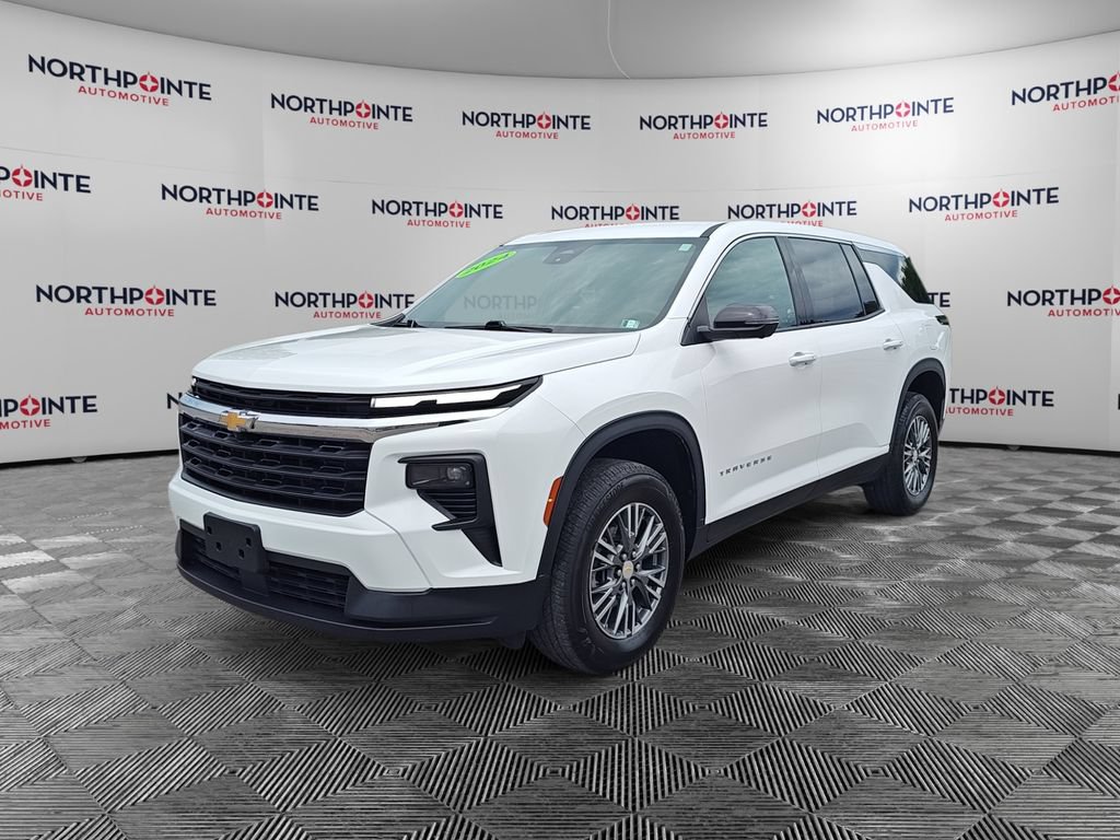 Used 2024 Chevrolet Traverse LS FWD image 2