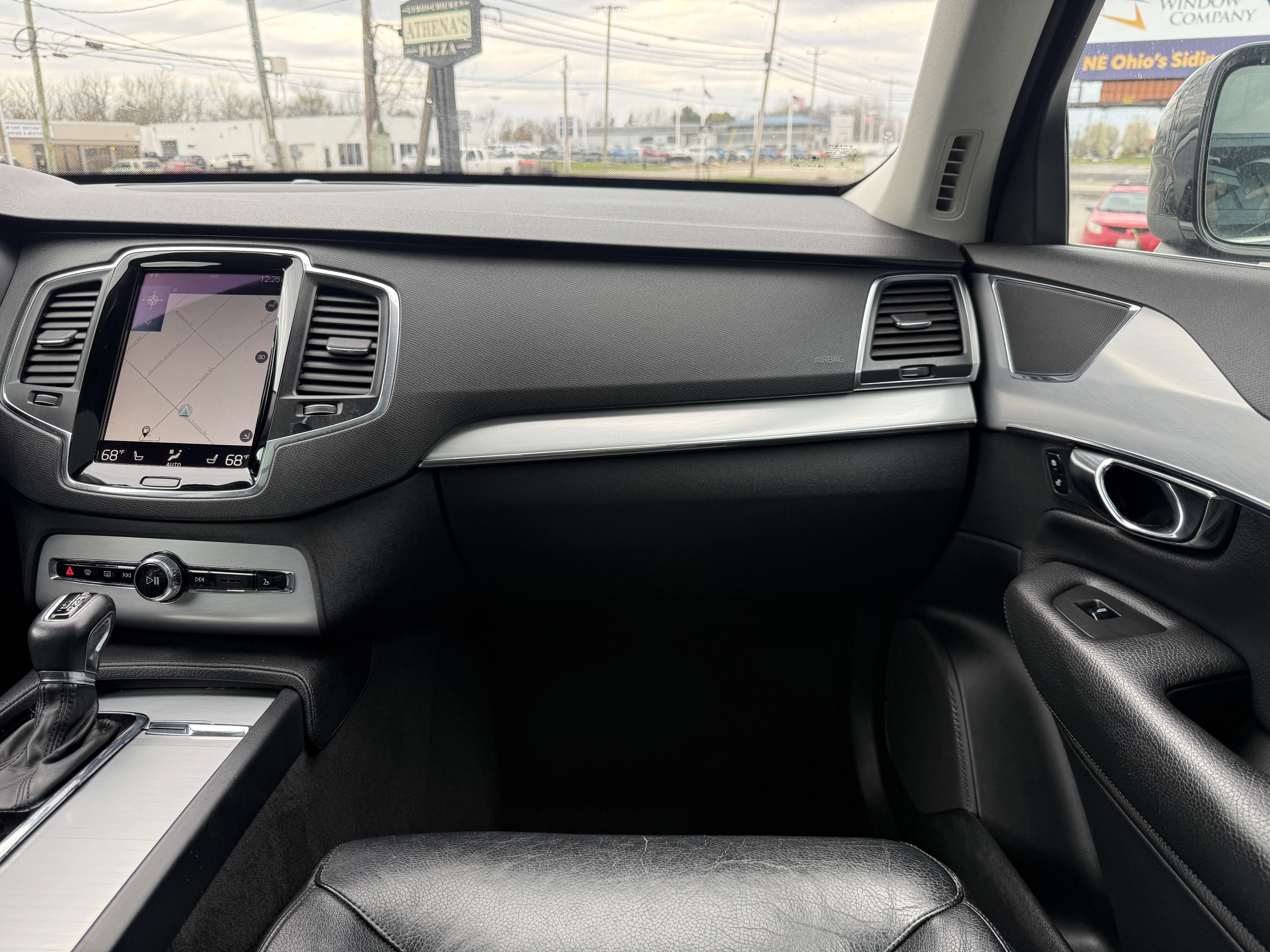 Used 2016 Volvo XC90 T5 Momentum image 22