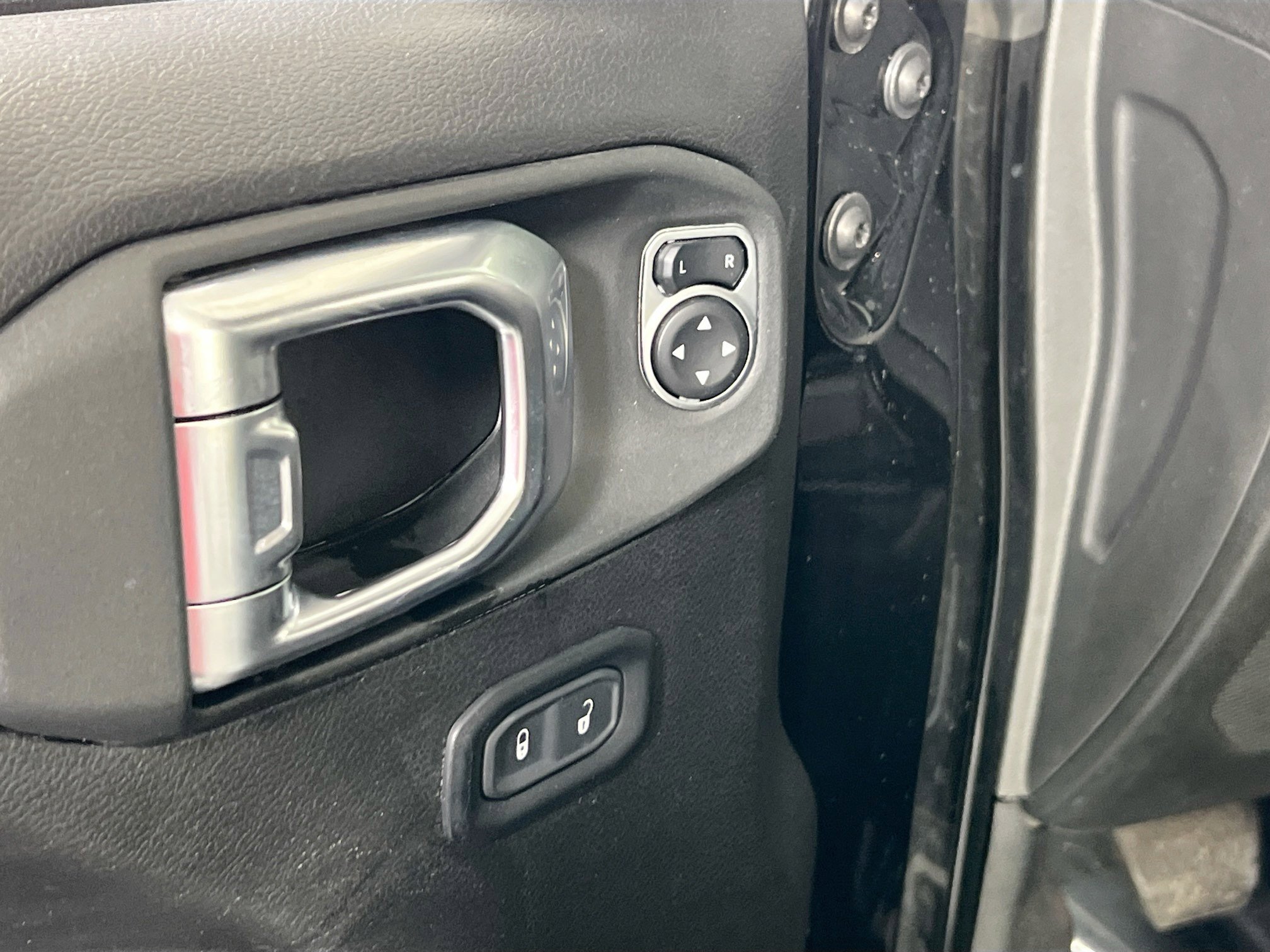 Used 2022 Jeep Gladiator Sport AWD/4WD image 17