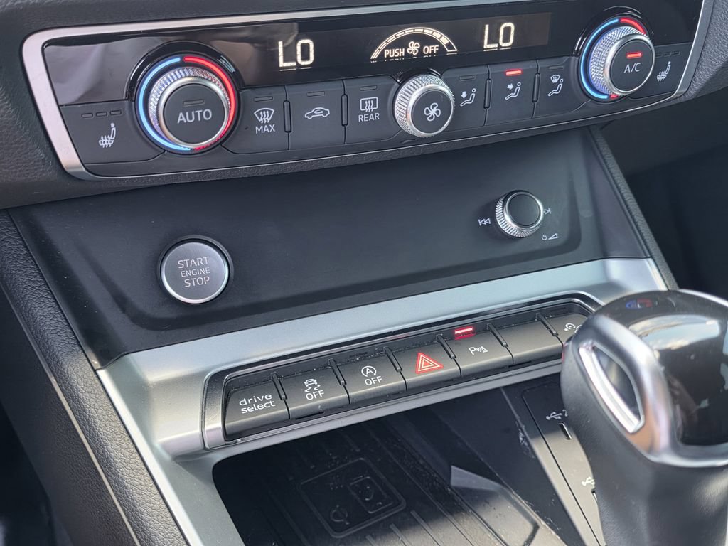 Used 2019 Audi Q3 2.0T Premium Plus w/ Premium Plus Package AWD/4WD image 18
