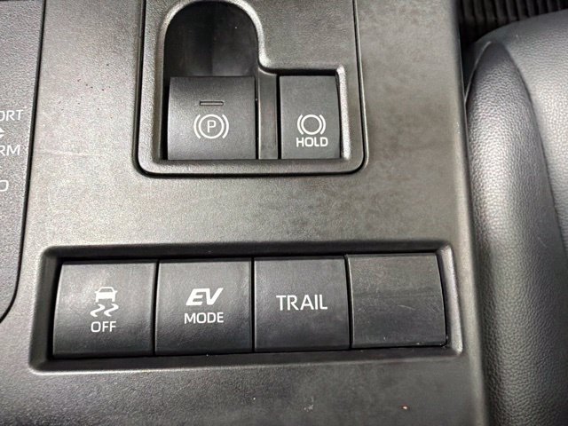 Used 2021 Toyota Highlander XLE AWD/4WD image 46