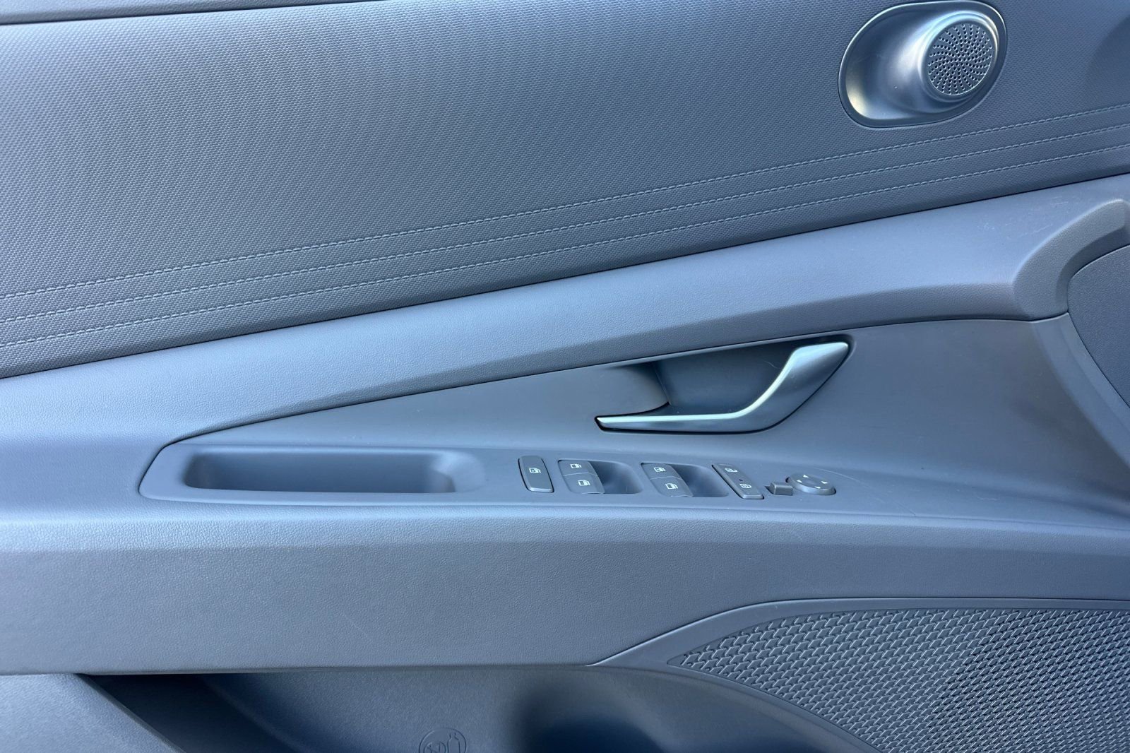 Used 2023 Hyundai Elantra SE image 14