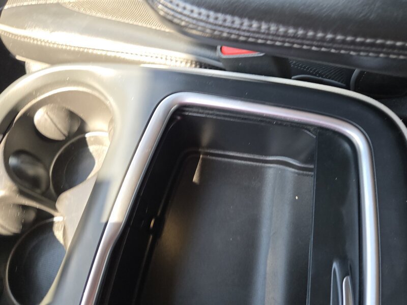 Used 2017 Chrysler Pacifica Limited FWD image 23