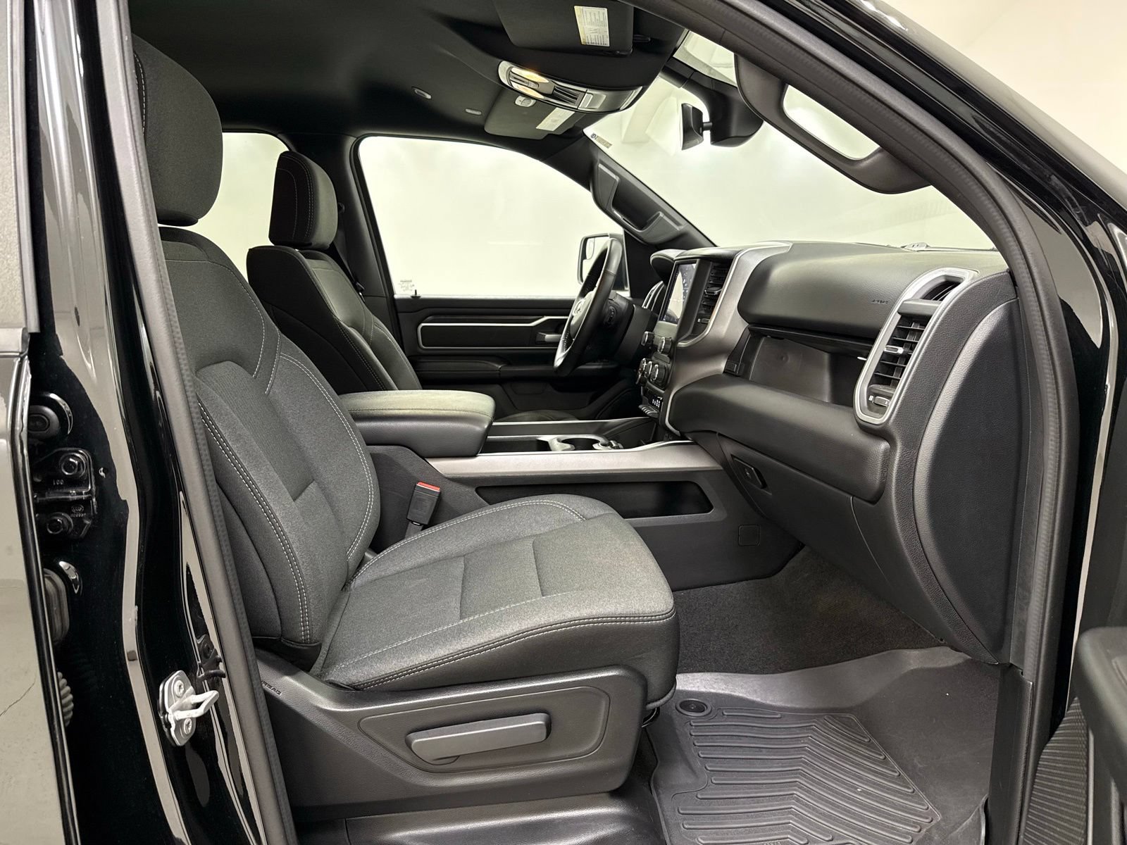 Used 2022 RAM 1500 Big Horn AWD/4WD image 33