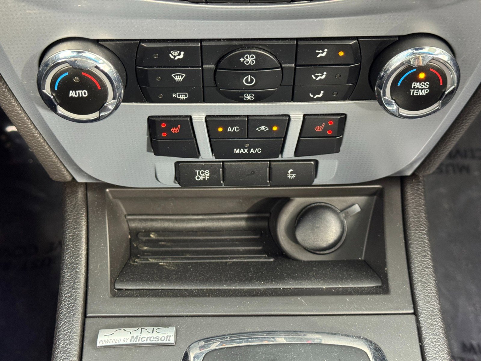 Used 2012 Ford Fusion SEL image 24