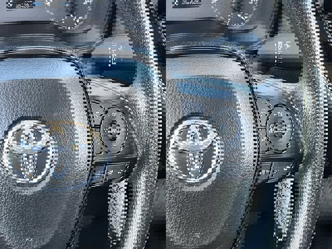 Used 2024 Toyota Corolla LE image 14