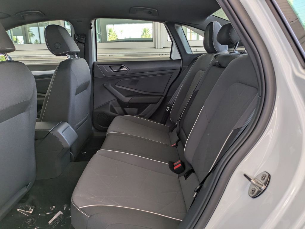 Certified 2025 Volkswagen Jetta Sport FWD image 20
