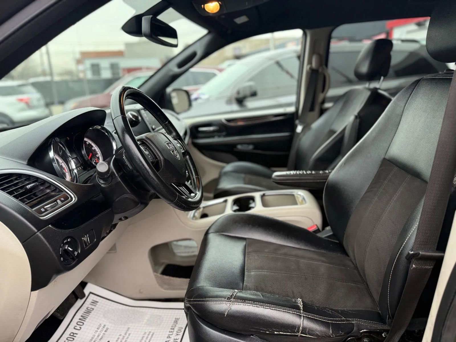 Used 2019 Dodge Grand Caravan SXT image 9