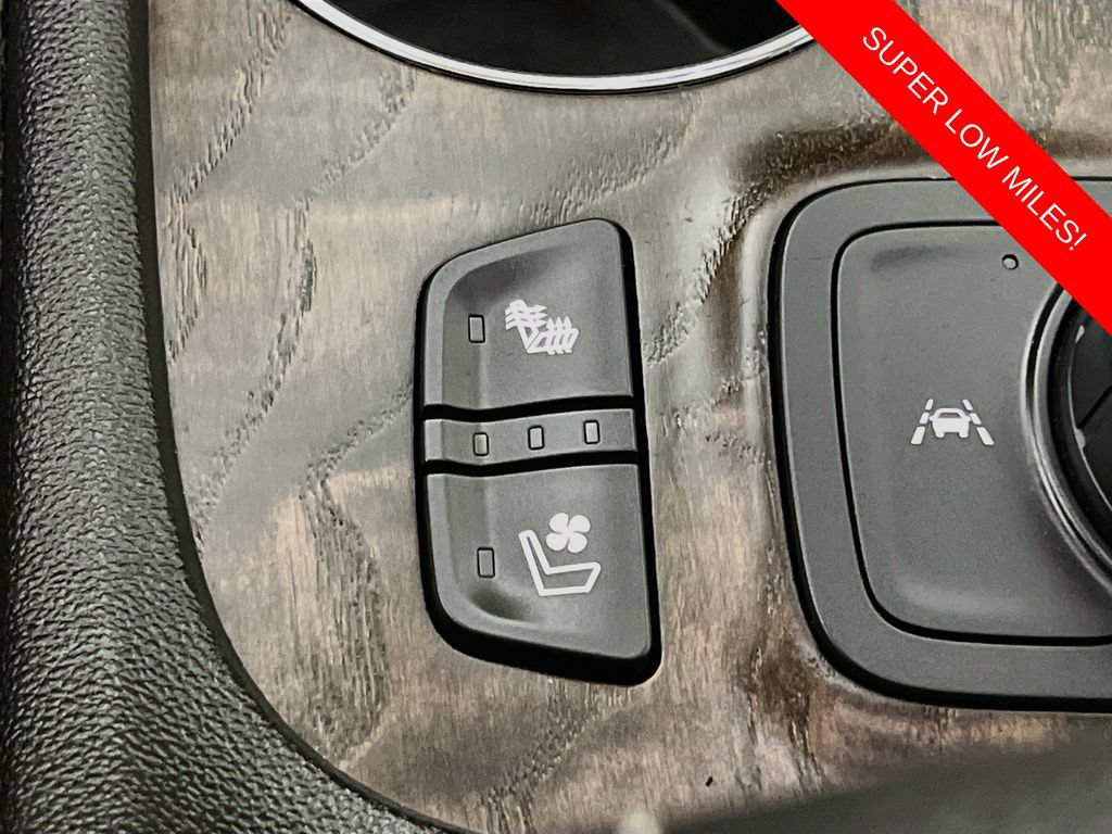 Used 2021 GMC Acadia Denali w/ Denali Ultimate Package AWD/4WD image 21