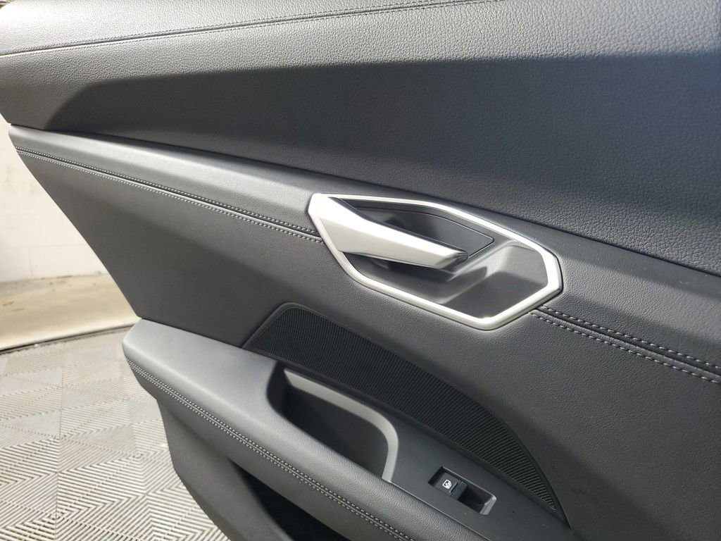 Used 2022 Audi e-tron GT Premium Plus w/ Performance Package image 17