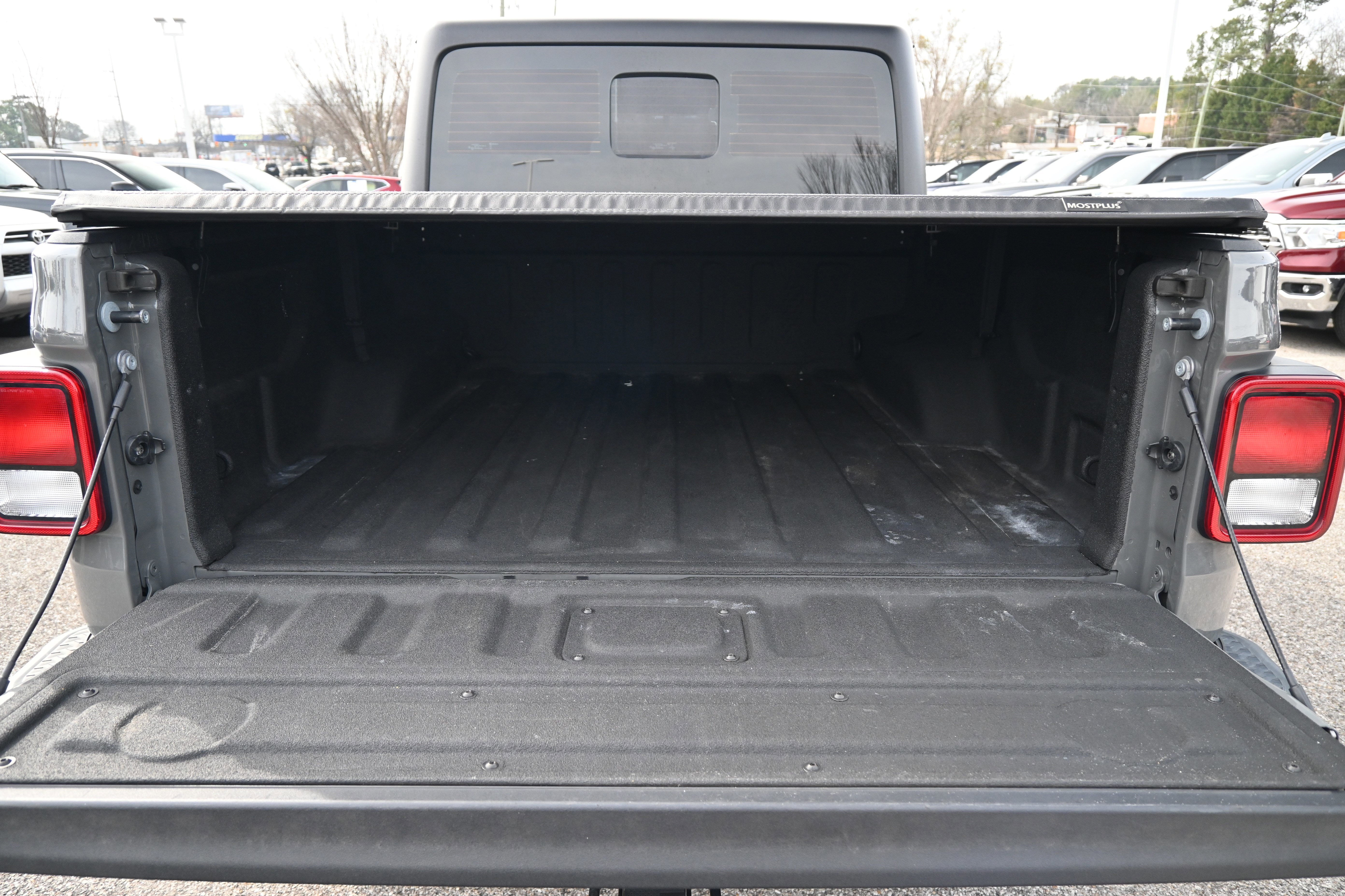Used 2023 Jeep Gladiator Sport w/ Trailer Tow Package image 13
