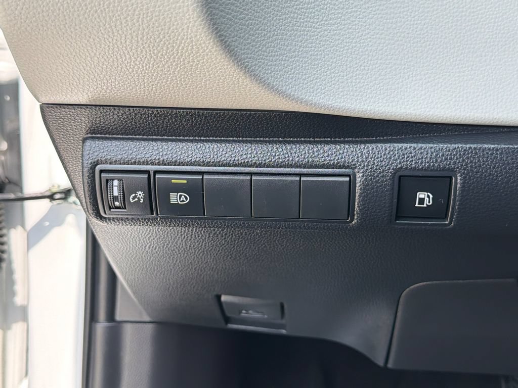 Used 2024 Toyota Corolla LE FWD image 20