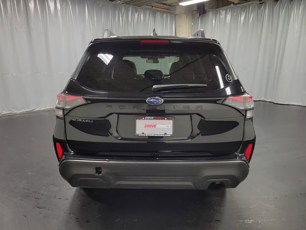 Used 2025 Subaru Forester Premium AWD/4WD image 7