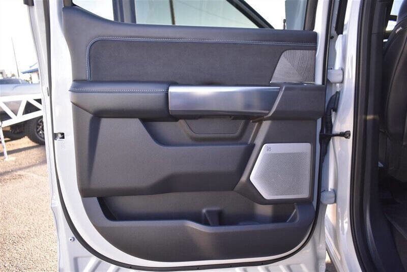 Used 2025 Ford F450 Platinum w/ FX4 Off-Road Package image 23