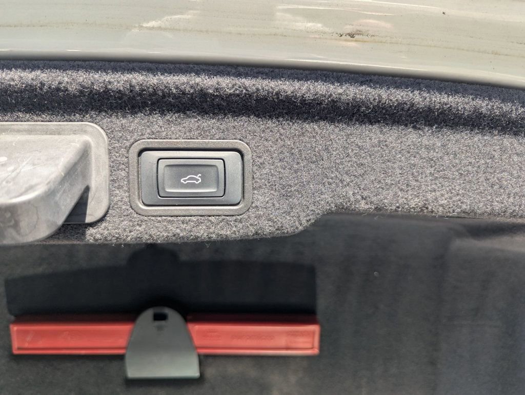 Used 2014 Audi A8 L TDI w/ Premium Package image 11