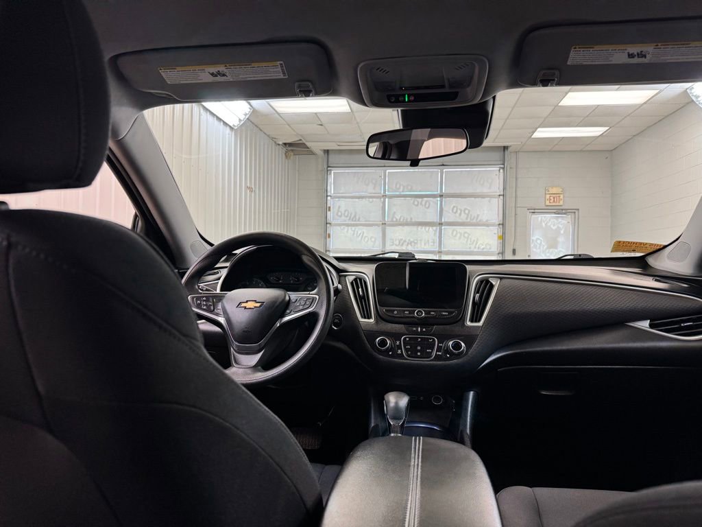 Used 2022 Chevrolet Malibu LT image 21