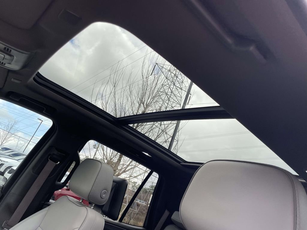 Used 2021 GMC Yukon SLT w/ SLT Premium Package image 20