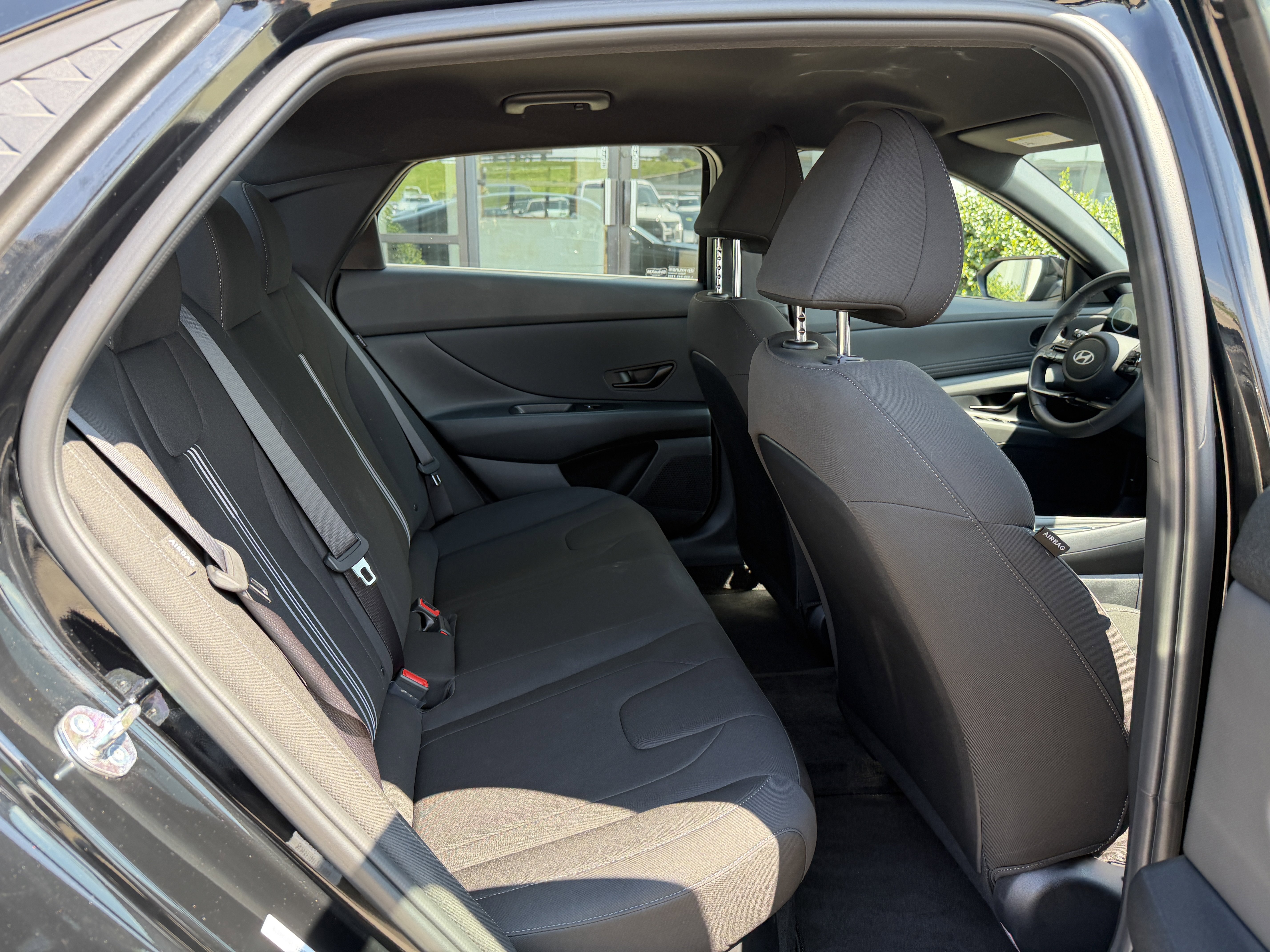 Certified 2025 Hyundai Elantra SEL image 19