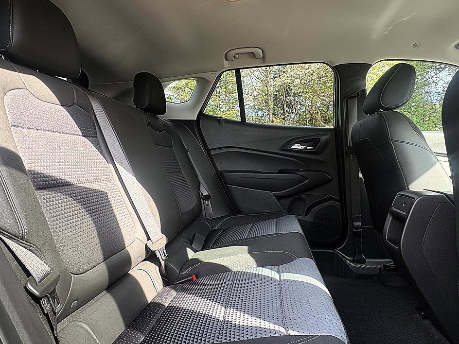 Used 2025 Chevrolet Trax LT image 12