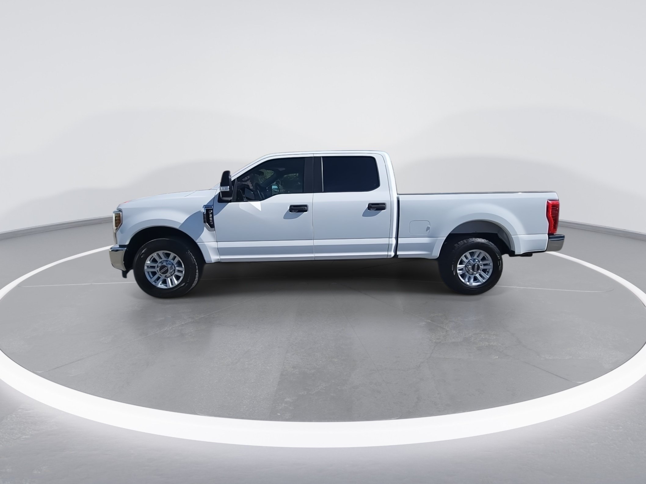Used 2019 Ford F250 XL w/ STX Appearance Package RWD image 5