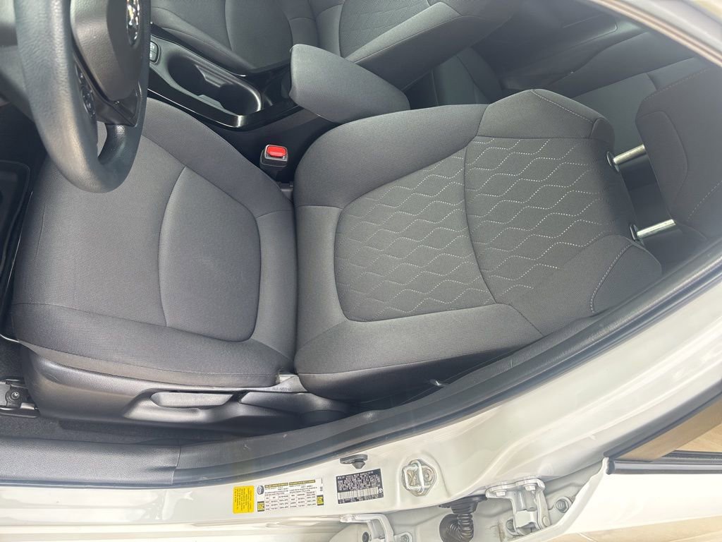 Used 2022 Toyota Corolla LE image 21