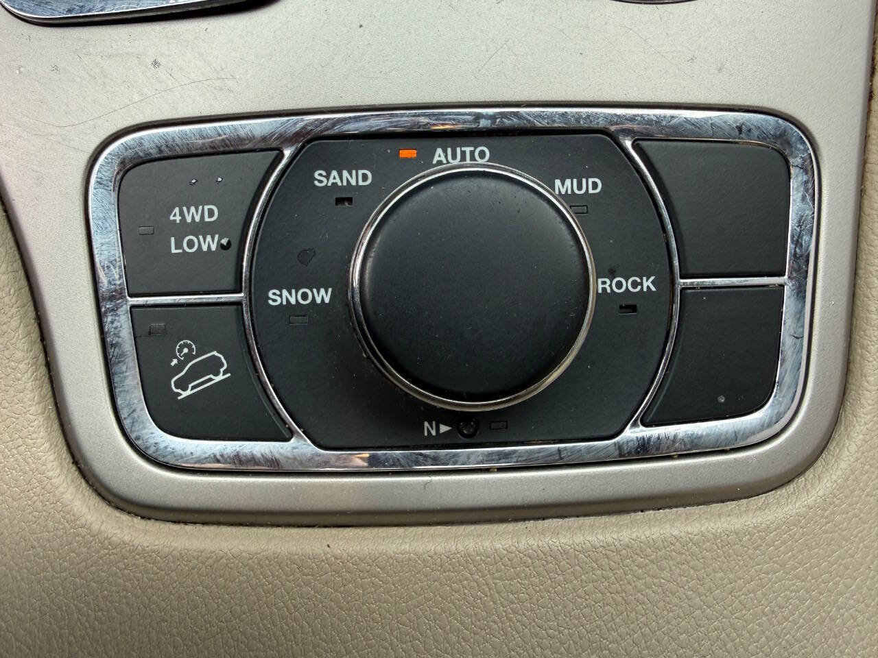 Used 2016 Jeep Grand Cherokee Limited AWD/4WD image 25