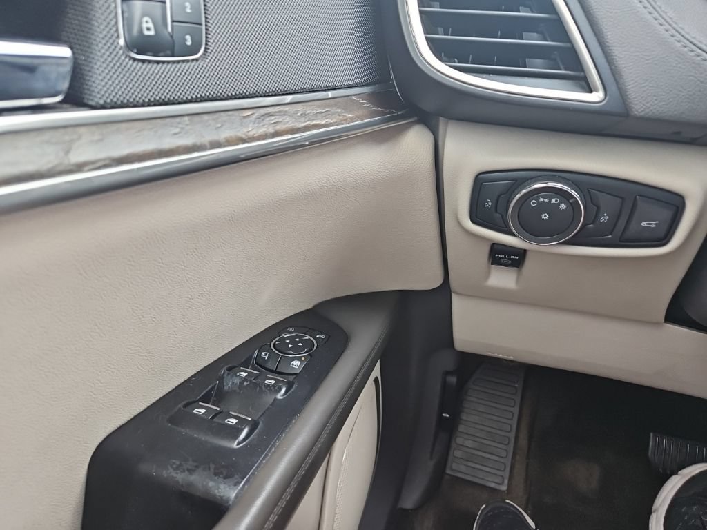 Used 2017 Lincoln MKX Reserve w/ Lincoln MKX Climate Package FWD image 21