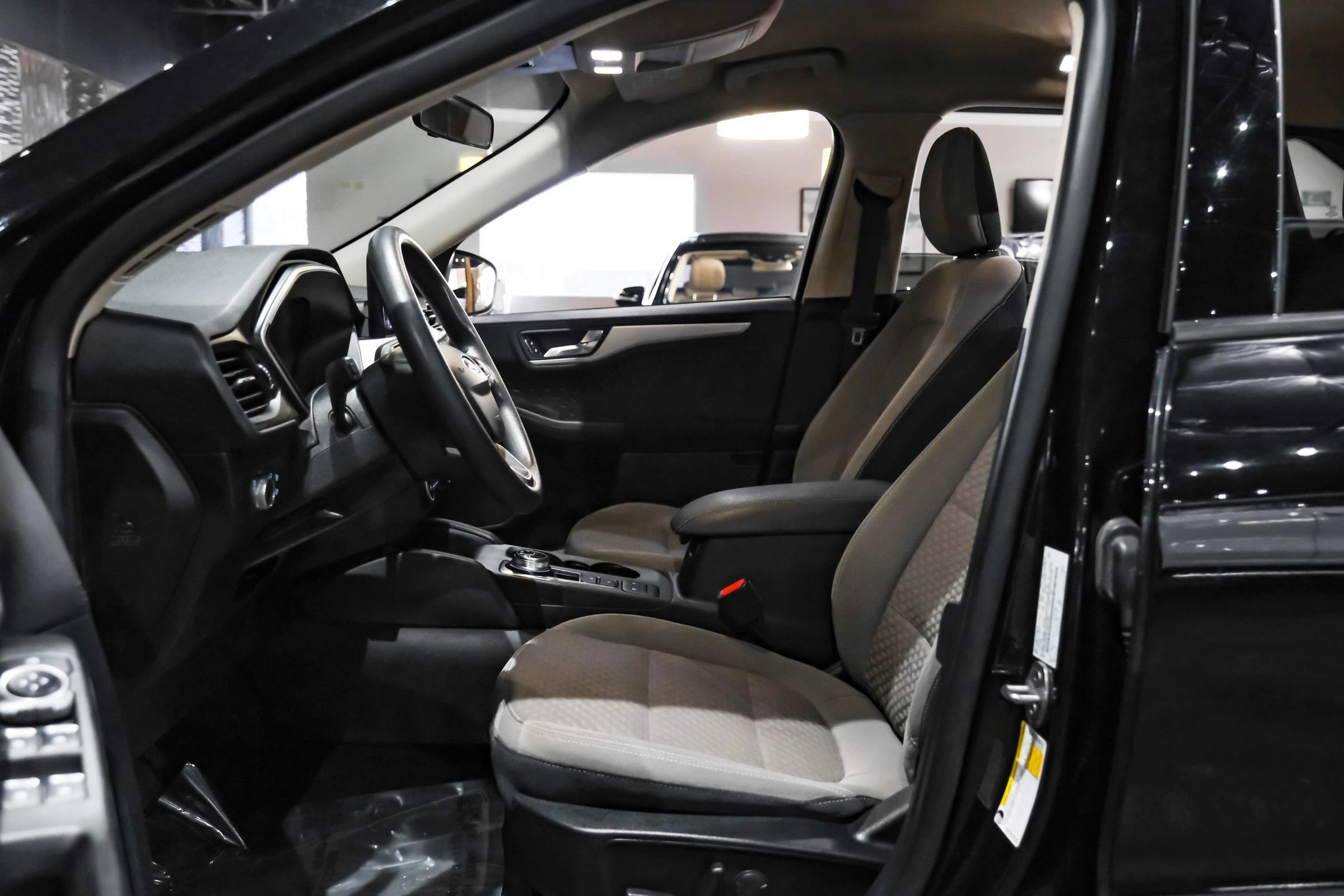Used 2020 Ford Escape SE AWD/4WD image 4