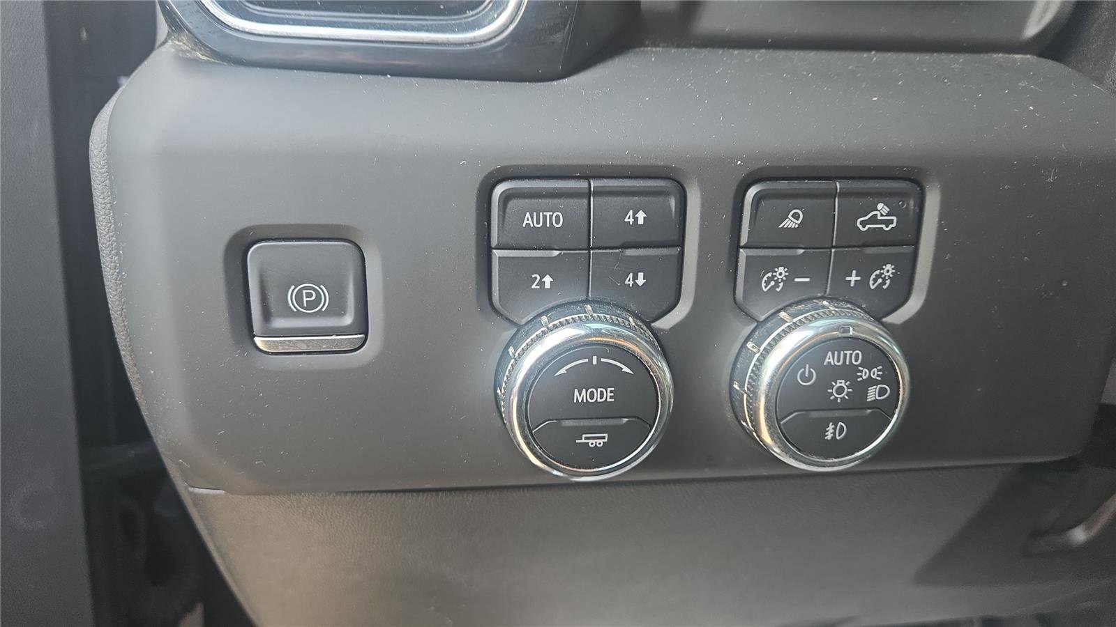 Used 2024 GMC Sierra 2500 Denali w/ Technology Package image 42