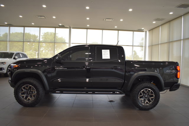 Used 2026 Chevrolet Colorado ZR2 w/ Technology Package AWD/4WD image 4